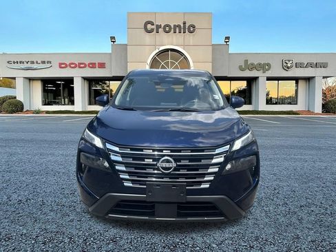 Used 2025 Nissan Rogue SV AWD/4WD image 8