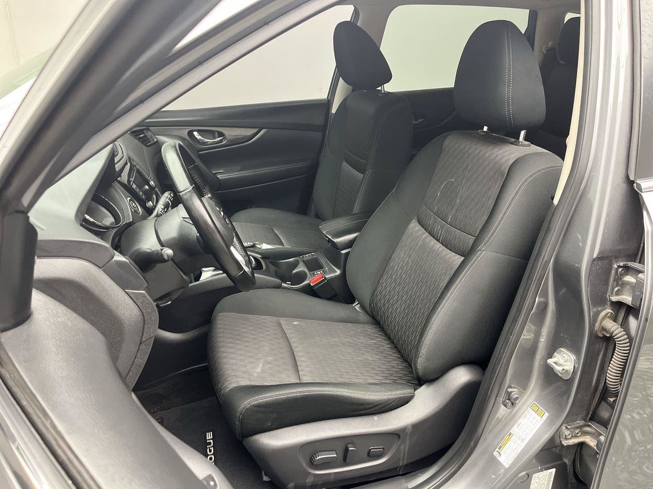 Used 2020 Nissan Rogue SV AWD/4WD image 8