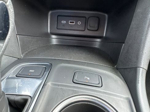 Used 2024 Chevrolet Equinox LT AWD/4WD image 24