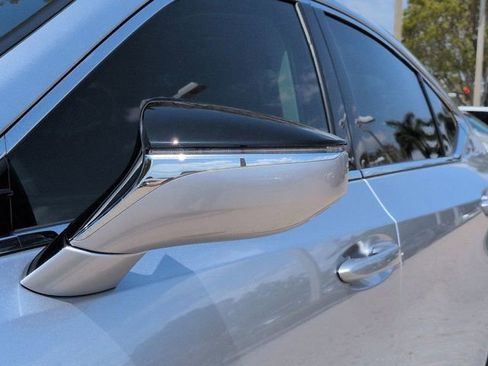 Used 2025 Lexus ES 350 w/ Premium Package FWD image 13