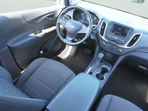 Used 2024 Chevrolet Equinox LT FWD image 27