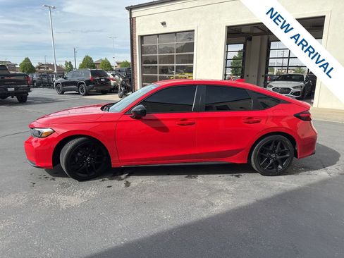 Used 2025 Honda Civic Sport image 4