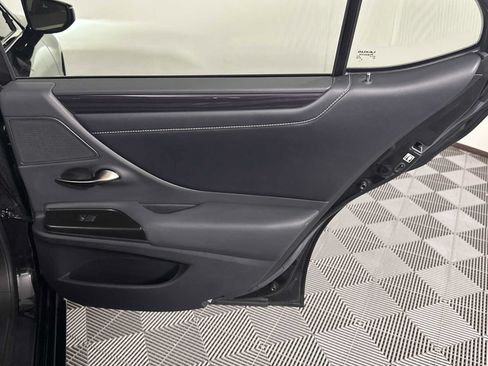 Used 2019 Lexus ES 350 w/ Premium Package FWD image 18