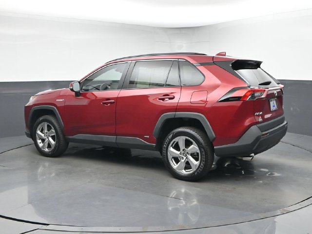 Used 2021 Toyota RAV4 XLE Premium AWD/4WD image 6