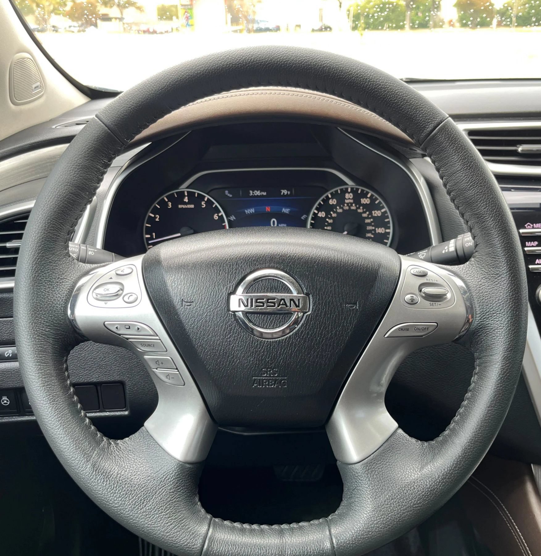 Used 2015 Nissan Murano Platinum w/ Platinum Technology Package AWD/4WD image 27