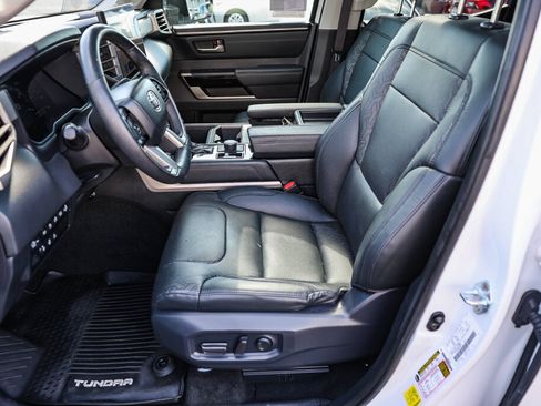 Used 2024 Toyota Tundra Limited AWD/4WD image 9