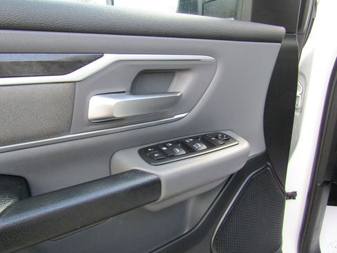 Used 2021 RAM 1500 Big Horn AWD/4WD image 9