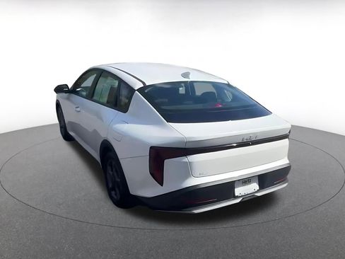 Used 2025 Kia K4 LXS image 4