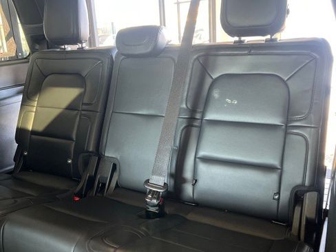 Used 2024 Lincoln Navigator Reserve AWD/4WD image 10