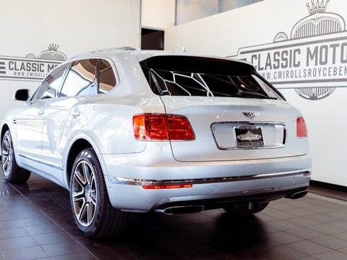 Used 2018 Bentley Bentayga image 6