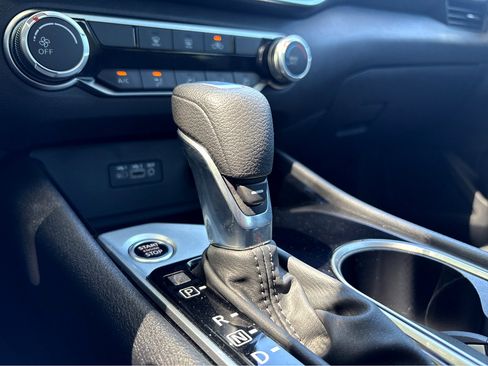 Used 2024 Nissan Altima 2.5 SV image 15