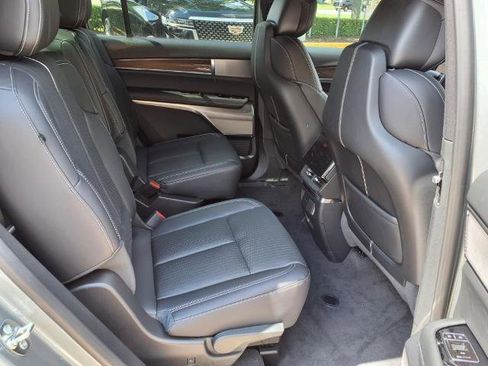 New 2026 Cadillac Vistiq Luxury image 11