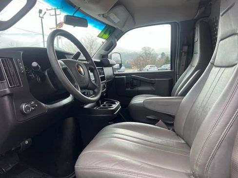Used 2021 Chevrolet Express 2500 image 25