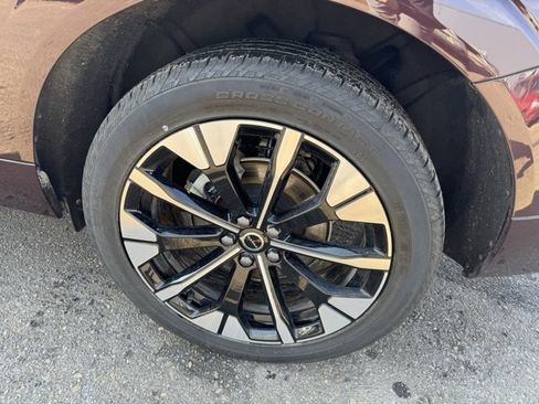 Used 2026 Volvo XC60 B5 Plus w/ Protection Package Premier image 6