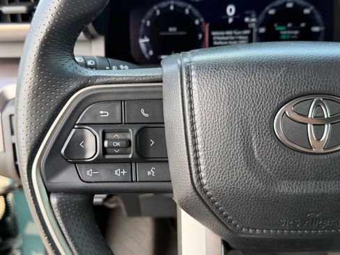 Used 2025 Toyota 4Runner TRD Off-Road Premium AWD/4WD image 19