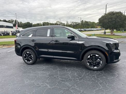 New 2026 Kia Sorento S AWD/4WD image 2