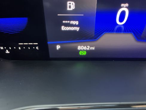 Certified 2022 Volkswagen Taos SE image 18