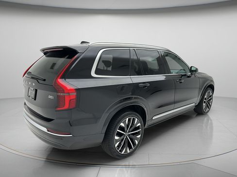 Used 2025 Volvo XC90 B5 Core AWD/4WD image 5