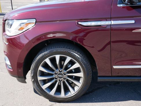 Used 2021 Lincoln Navigator Reserve image 7