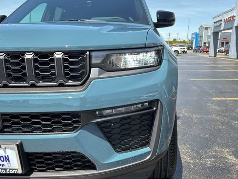 New 2026 Jeep Grand Cherokee Limited AWD/4WD image 3