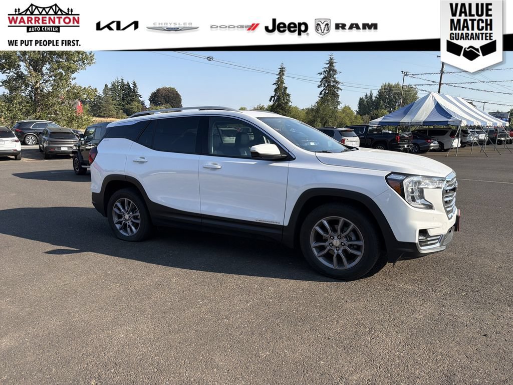 Used 2023 GMC Terrain SLT w/ Tech Package AWD/4WD image 9