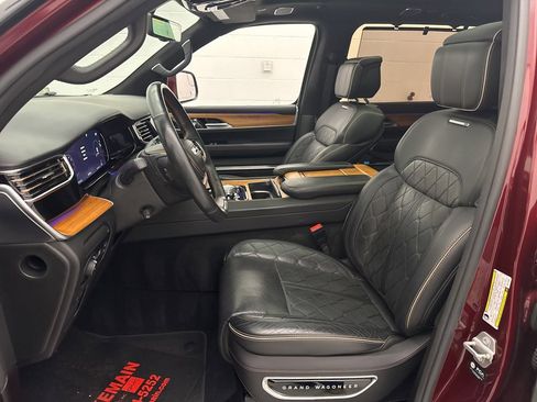 Used 2022 Jeep Grand Wagoneer Series III image 31