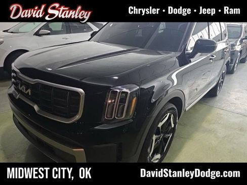 Used 2025 Kia Telluride S image 1