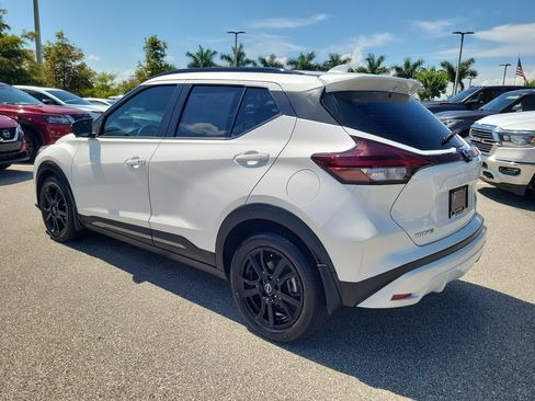 Used 2024 Nissan Kicks SR w/ SR Premium Package FWD image 4
