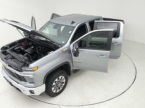Used 2024 Chevrolet Silverado 2500 LT w/ Texas Edition AWD/4WD image 14
