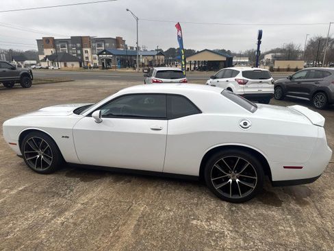 Used 2018 Dodge Challenger R/T w/ Performance Handling Group image 2