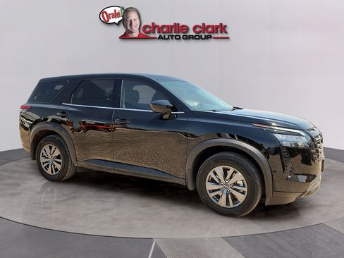 Used 2026 Nissan Pathfinder S FWD image 6
