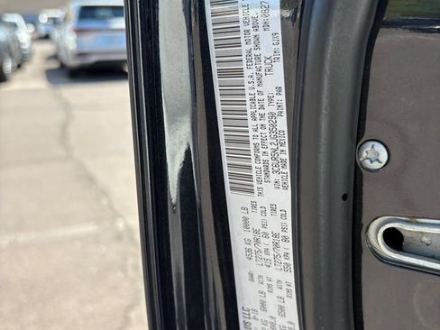 Used 2018 RAM 2500 Laramie w/ Cold Weather Group AWD/4WD image 13