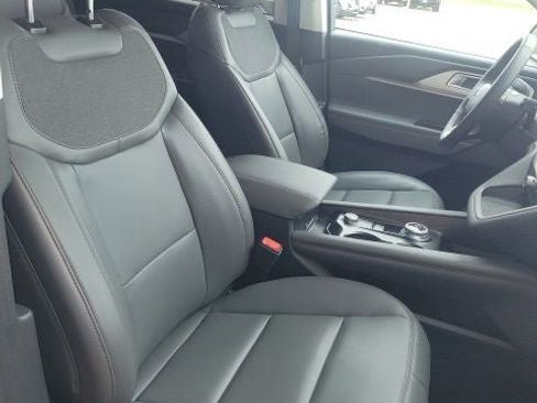 Used 2026 Ford Explorer Active w/ Active Comfort Package RWD image 14