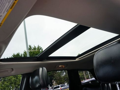 Used 2012 Jeep Grand Cherokee SRT8 w/ Luxury Group II image 25