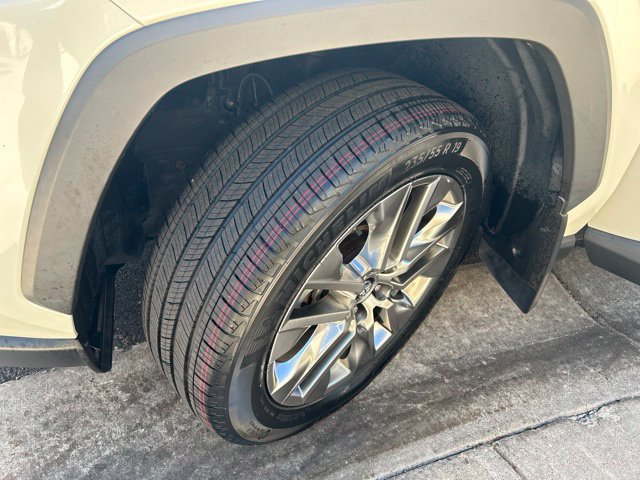 Used 2019 Toyota RAV4 Limited w/ Cold Weather Package AWD/4WD image 14