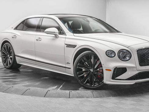 Used 2025 Bentley Flying Spur Plug-In Hybrid image 1
