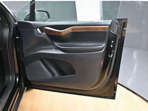 Used 2021 Tesla Model X Long Range image 45