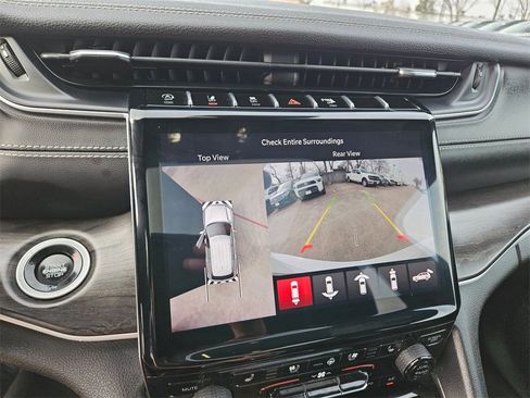 Used 2024 Jeep Grand Cherokee L Limited w/ Luxury Tech Group II image 22