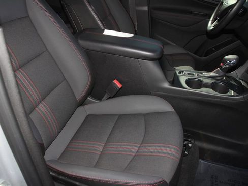 Used 2022 Chevrolet Equinox RS w/ Infotainment Package FWD image 28