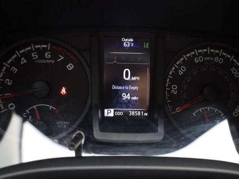 Used 2023 Toyota Tacoma SR AWD/4WD image 14