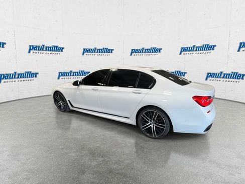 Used 2018 BMW 750i RWD image 8