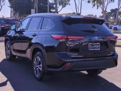 Used 2023 Toyota Highlander XLE image 8