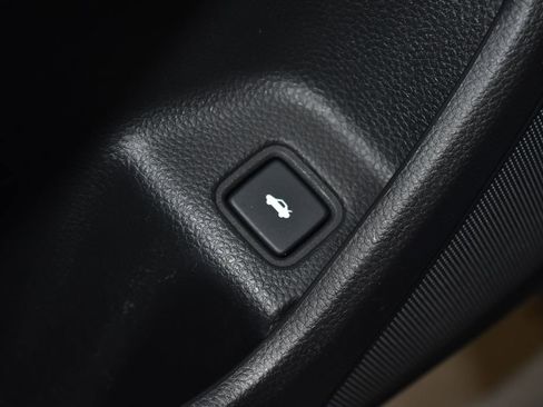 Used 2018 Honda Accord Sport image 6