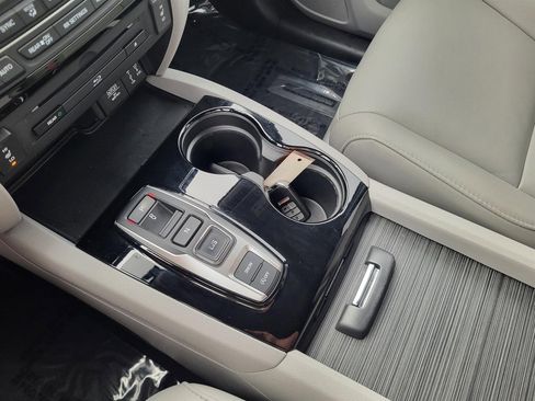 Used 2017 Honda Pilot Touring image 20