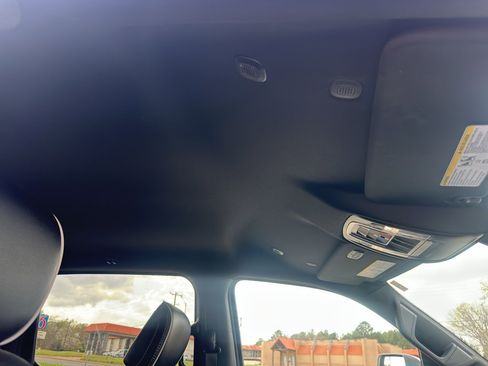 Used 2025 RAM 1500 Laramie image 22