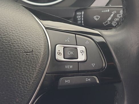 Used 2019 Volkswagen Tiguan SE image 23