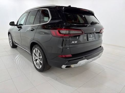 Used 2023 BMW X5 xDrive40i w/ Premium Package AWD/4WD image 3