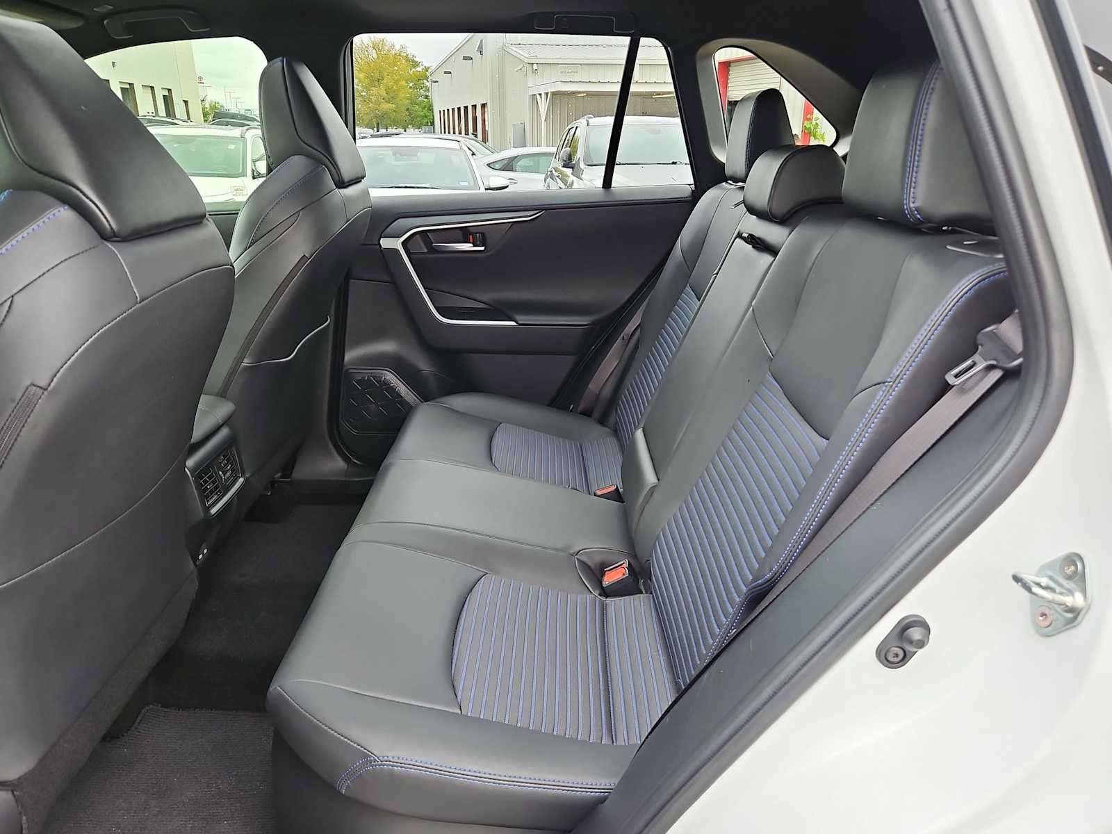 Used 2025 Toyota RAV4 XSE AWD/4WD image 20