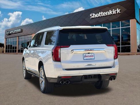 Used 2022 GMC Yukon XL Denali image 8
