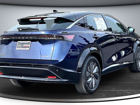 Used 2024 Nissan Ariya FWD image 7